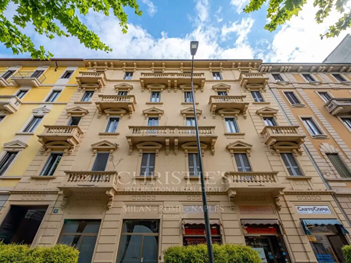 Appartamento quadrilocale in vendita in Via Giuseppe Govone, Milano
