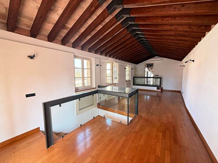 Appartamento quadrilocale in affitto in Strada Luigi Carlo Farini, Centro Storico, Parma