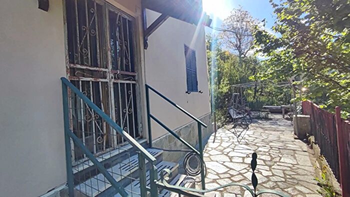 Casa con 5 locali in vendita in Località Casalino, Montoggio