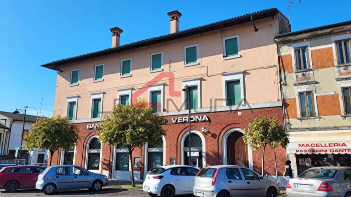 Appartamento con 20 locali in vendita in Sanguinetto