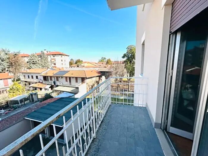 Appartamento trilocale in vendita in Via Giuseppe Garibaldi, Cerro Maggiore