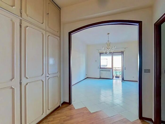 Appartamento trilocale in vendita in Via delle Antille, Roma