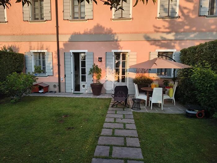 Casa con 5 locali in vendita in Via Cascina Vione, Basiglio