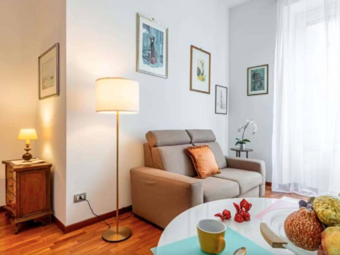 Appartamento bilocale in affitto in Piazza Caiazzo, Centrale, Milano