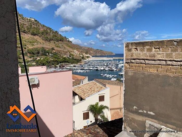 Appartamento quadrilocale in vendita in Via Giacomo Medici, Castellammare Del Golfo