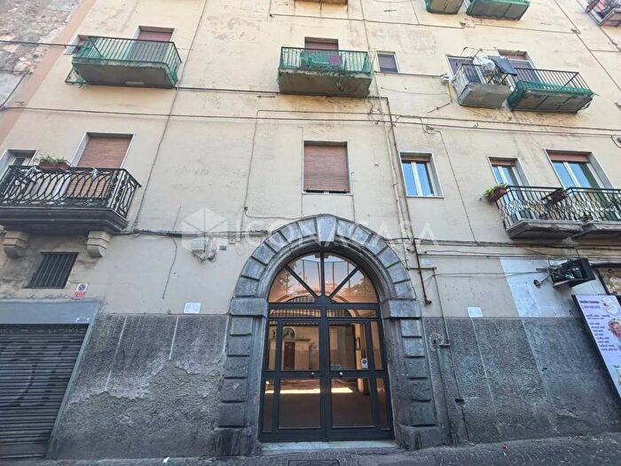 Appartamento trilocale in vendita in Salita Porteria San Raffaele, Napoli