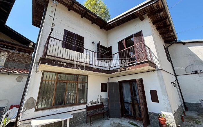 Appartamento quadrilocale in vendita in Via Castello, Mombello Monferrato