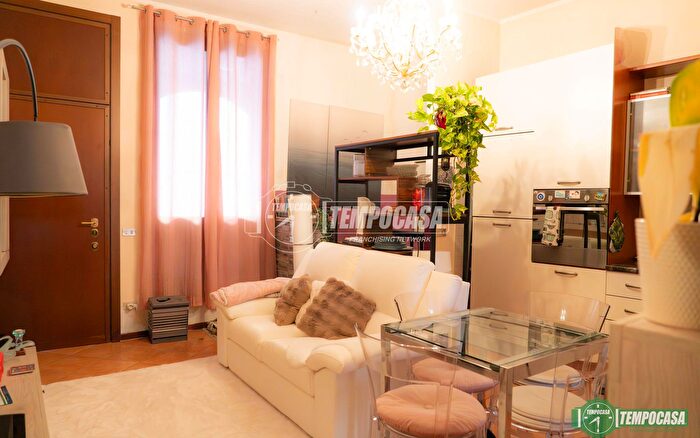 Appartamento bilocale in vendita in Via Roma B, Albiate