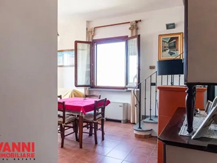 Appartamento con 5 locali in vendita in Via Pasubio, Cecina