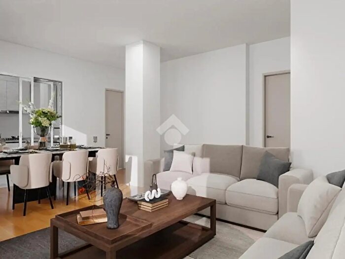 Appartamento con 5 locali in vendita in Via Giuseppe Ripamonti, Milano
