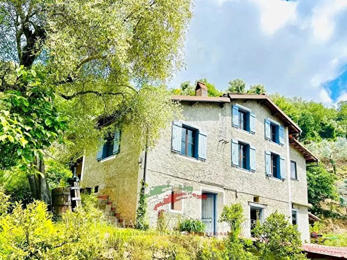 Casa quadrilocale in vendita in Località Madonna di Campagna Pigna Im, Pigna