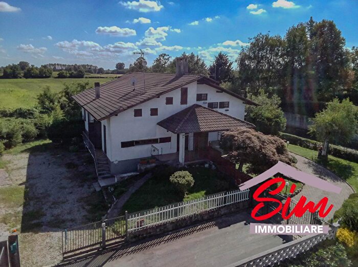 Casa trilocale in vendita in Via Minoretti Snc, Carpignano Sesia