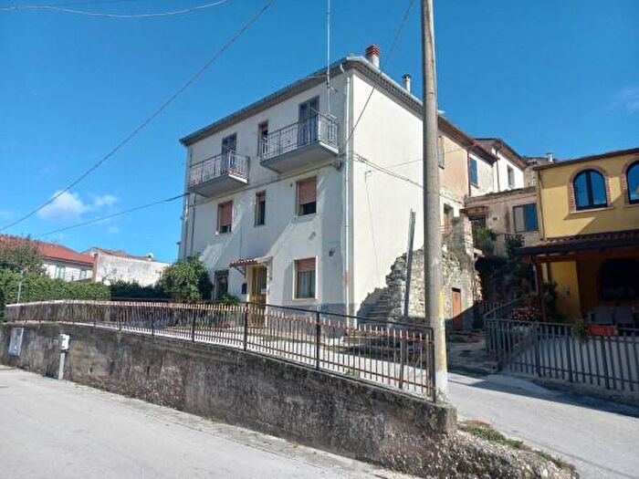 Casa con 6 locali in vendita in Località Pirrocco, Bojano