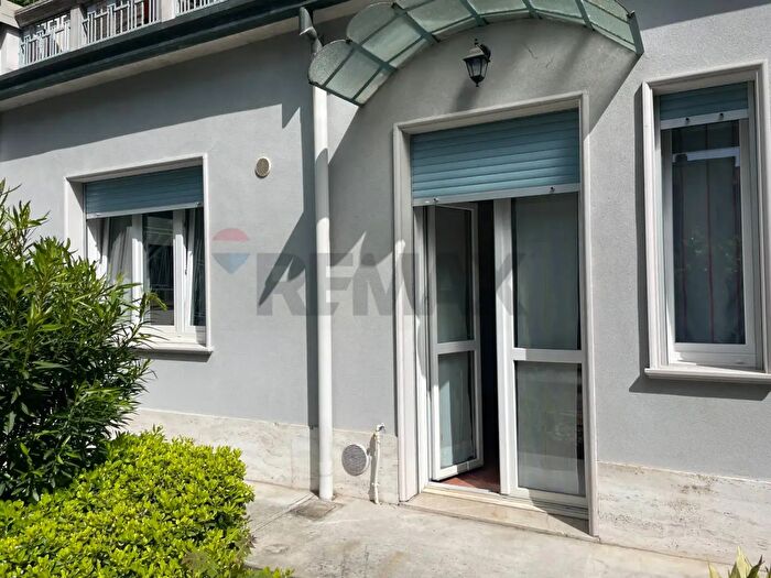 Appartamento bilocale in affitto in Via Foscolo, Busto Arsizio