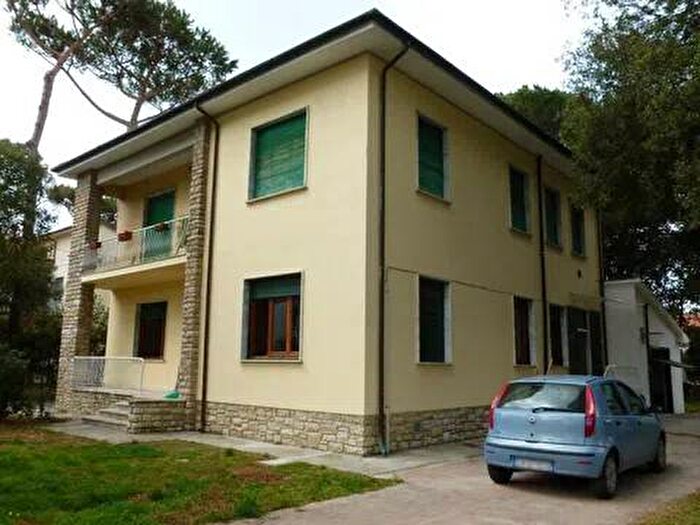 Casa con 5 locali in affitto in Via Dei Mandorli, Tirrenia, Pisa