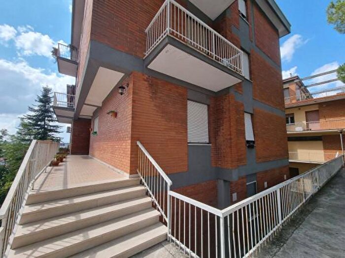 Appartamento quadrilocale in vendita in Viale Montolmo, Corridonia