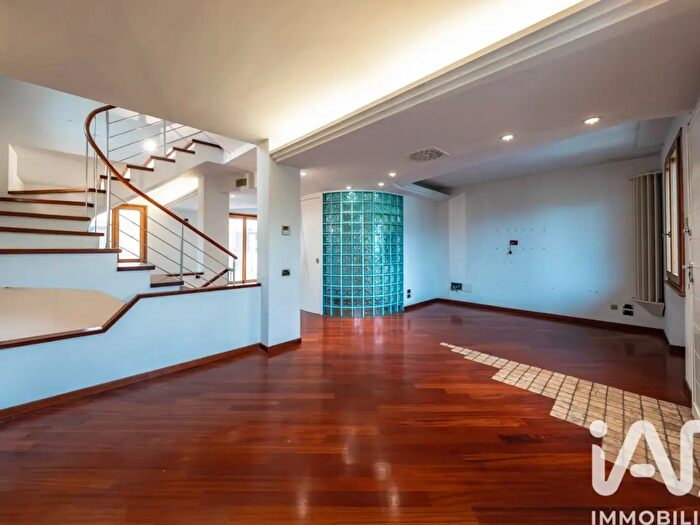 Casa con 6 locali in vendita in Via Giuseppe Santelli, Signa