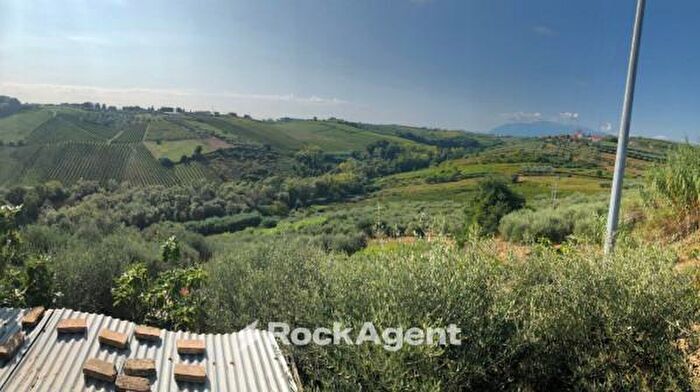 Casa quadrilocale in vendita in Contrada Piane, Francavilla Al Mare