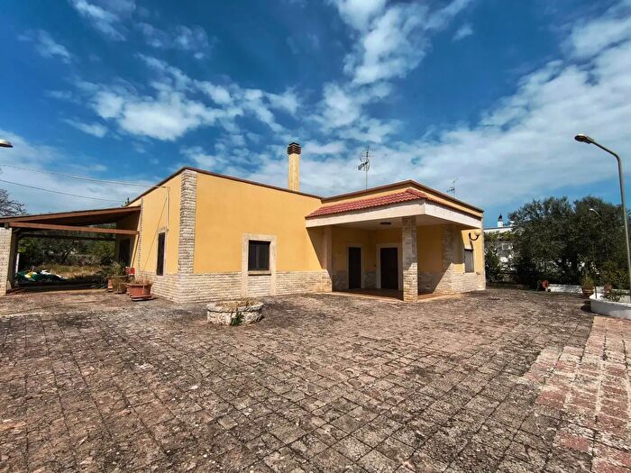 Casa con 7 locali in vendita in Strada Comunale Pozzo Priore, Putignano