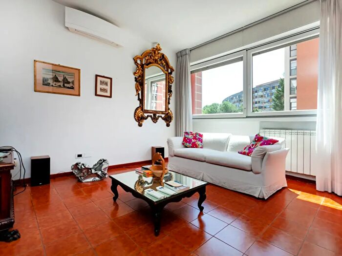 Appartamento trilocale in vendita in Viale Marx, Roma