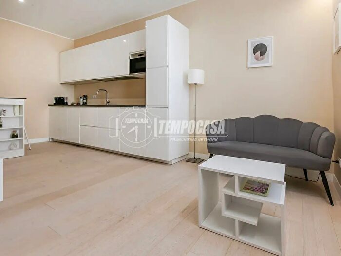 Appartamento bilocale in affitto in Via Giovanni Battista Niccolini, Milano