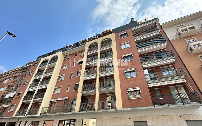 Appartamento con 5 locali in vendita in Via Casimiro Sperino, Torino