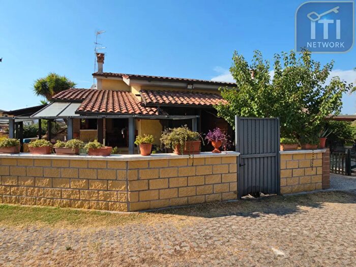 Casa con 5 locali in vendita in Viale dei Romagnoli, Roma