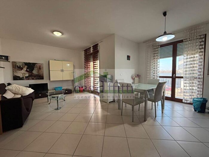 Appartamento trilocale in affitto in Via Beirut, Chieti Scalo, Chieti