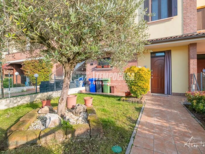 Casa quadrilocale in vendita in Via Giotto, Soliera