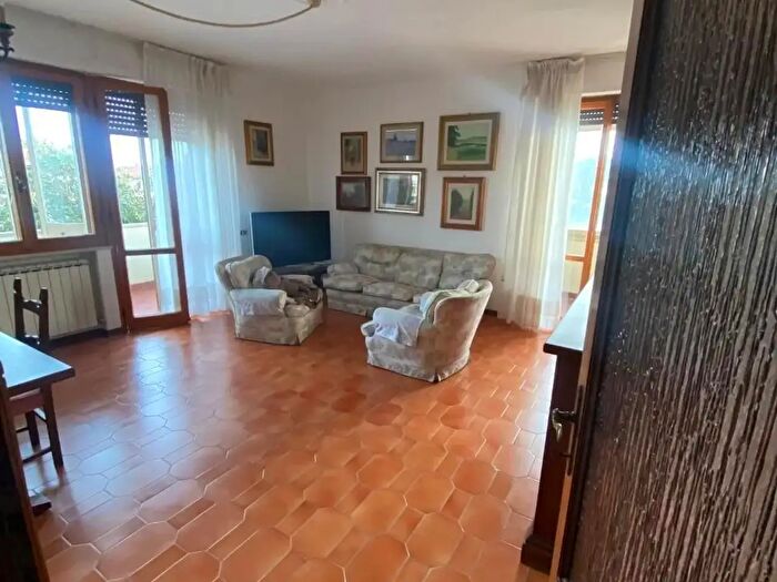 Appartamento con 6 locali in vendita in Pisa