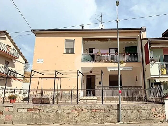 Appartamento con 5 locali in vendita in Piazza San Martino, Chieti