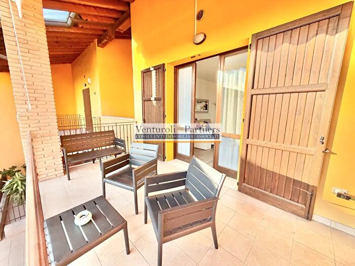 Appartamento trilocale in vendita in Via Pozze, Lonato del Garda