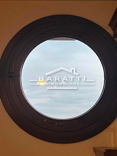 Appartamento con 5 locali in vendita in Suzzara