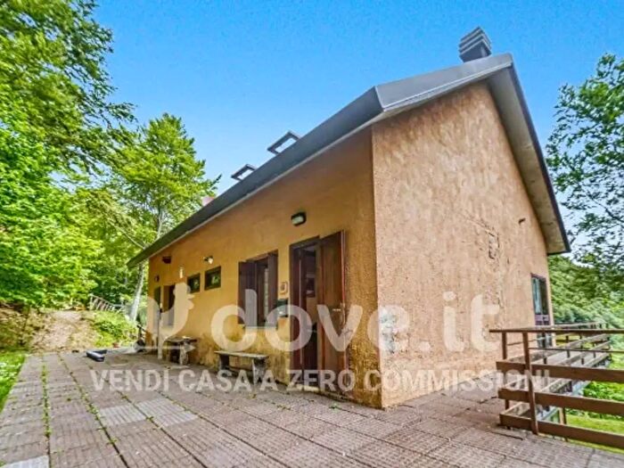 Casa trilocale in vendita in Via Valbona, Castiglione Di Garfagnana