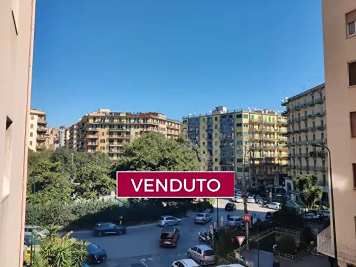 Appartamento quadrilocale in vendita in Via Mario Fiore, Napoli
