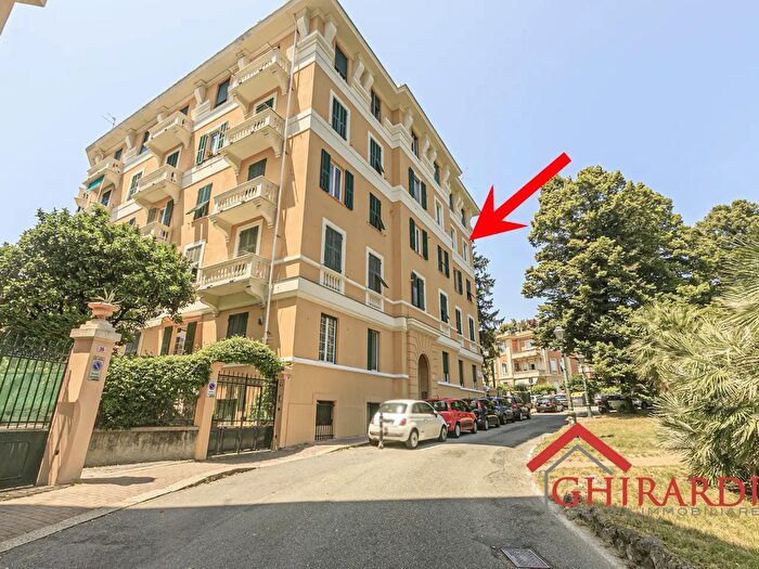 Appartamento con 7 locali in vendita in Piazza Bonavino, Genova