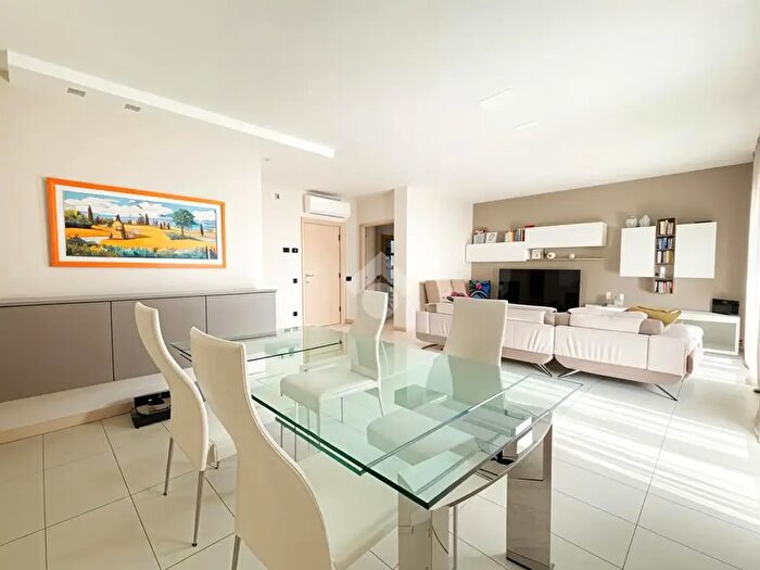 Appartamento trilocale in vendita in Via Carlo Pisacane, Cornaredo