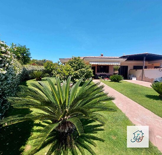 Casa quadrilocale in vendita in Anzio