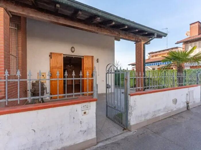 Casa trilocale in vendita in Viale Giovanni Verga, Comacchio