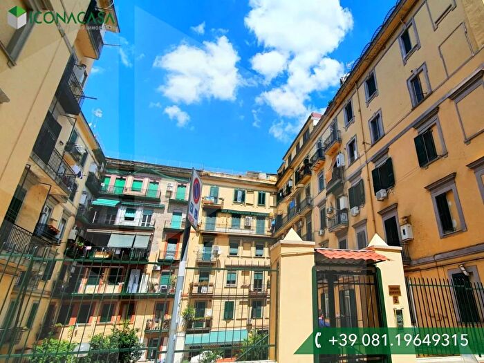 Appartamento trilocale in vendita in Via Benedetto De Falco, Napoli
