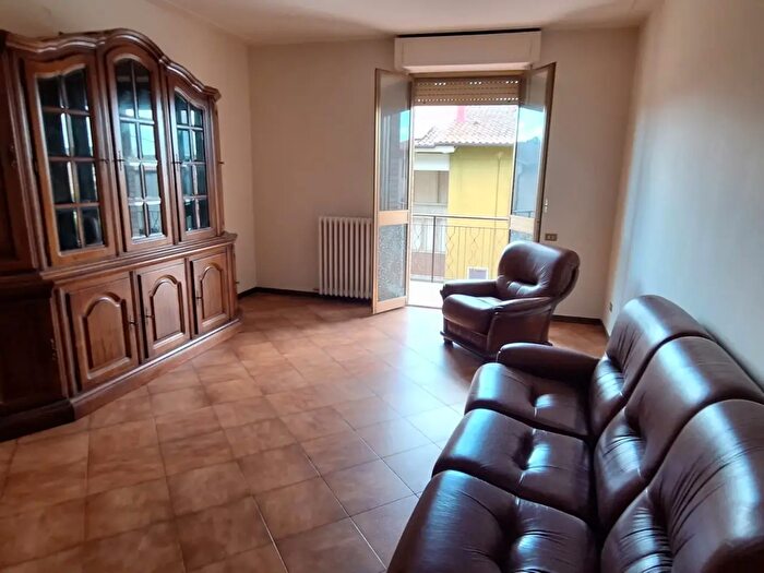 Appartamento con 7 locali in vendita in Via Marche, Asciano