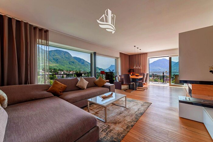 Appartamento trilocale in vendita in Zenoberg Straße, Tirolo