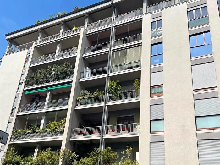Appartamento con 8 locali in vendita in Via IV Novembre, Bergamo