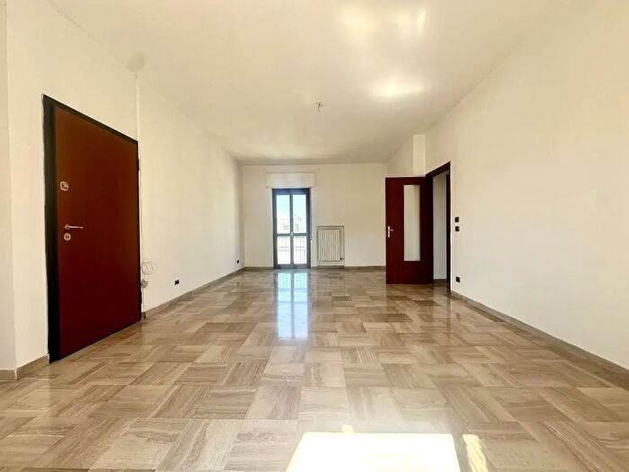 Appartamento quadrilocale in vendita in Via Pio XII, Taranto