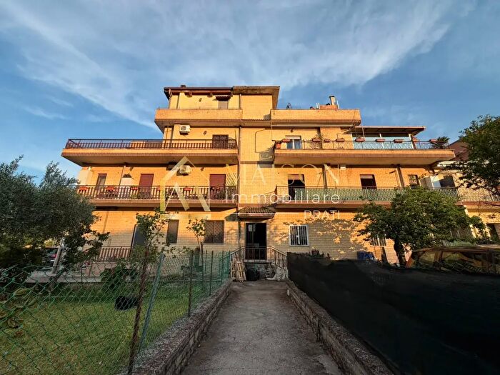 Appartamento trilocale in affitto in Via Villafranca Tirrena, Roma