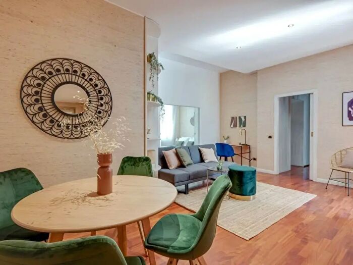 Appartamento monolocale in affitto in Viale Tunisia, Milano