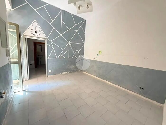 Appartamento bilocale in affitto in Via Marigliano, Napoli