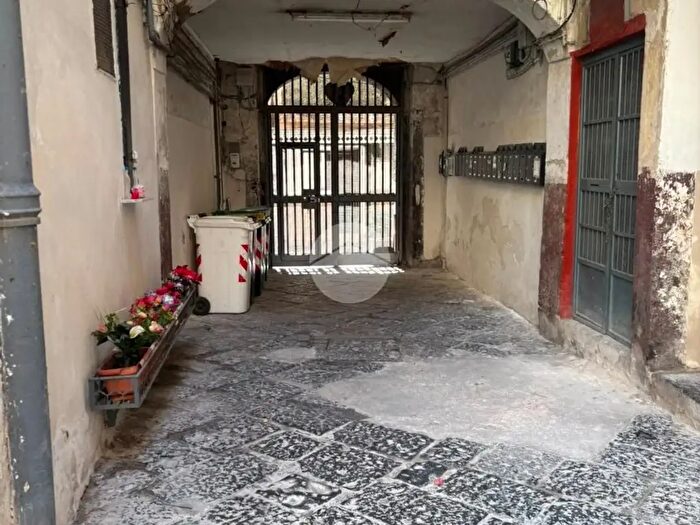 Appartamento monolocale in vendita in Calata S Mattia, Napoli