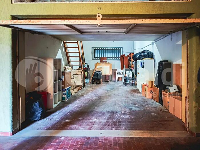 Appartamento con 5 locali in vendita in Via Campodimele, Roma