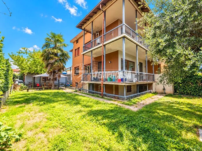 Casa quadrilocale in vendita in Seriate